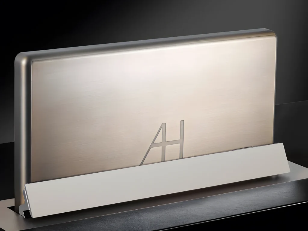 Pantalla escamoteable Arthur Holm en acabado bronce