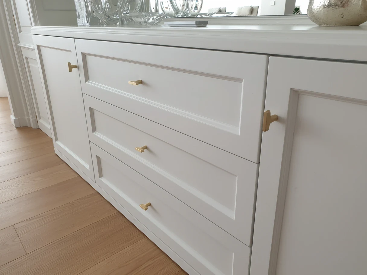 White lacquered joinery for homes
