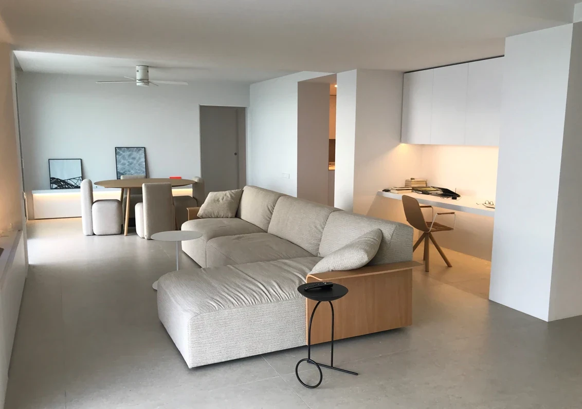 Lacquered wardrobes and desk with built-in lighting